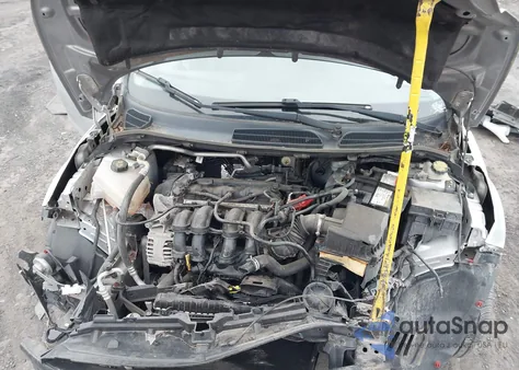 2014 Ford Fiesta Se z USA, uszkodzony, nr VIN 3FADP4BJ2EM239439